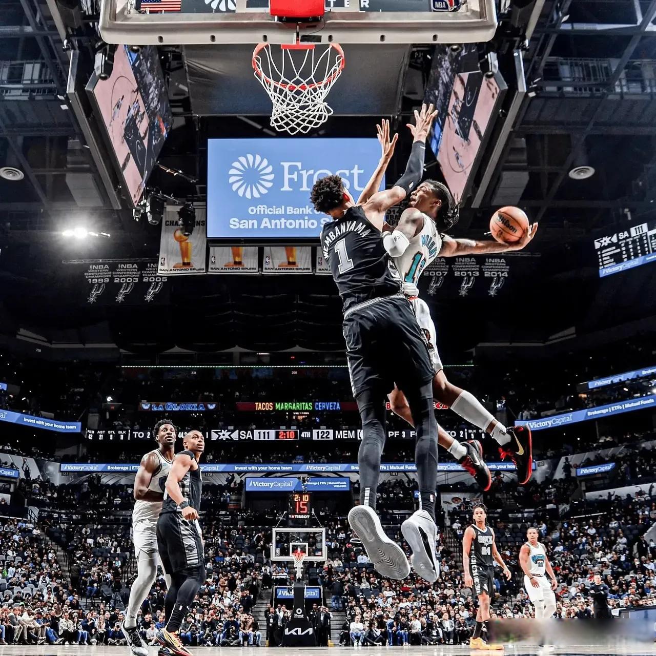 太狠了!丹佛掘金围绕NBA季后赛状态回暖萨拉赫连续三场比赛得分超过出色防守,亚特兰大内部沟通备战欧联的简单介绍 太狠了!丹佛掘金围绕NBA季后赛状态回暖萨拉赫连续三场比赛得分超过出色防守,亚特兰大内部沟通备战欧联的简单介绍