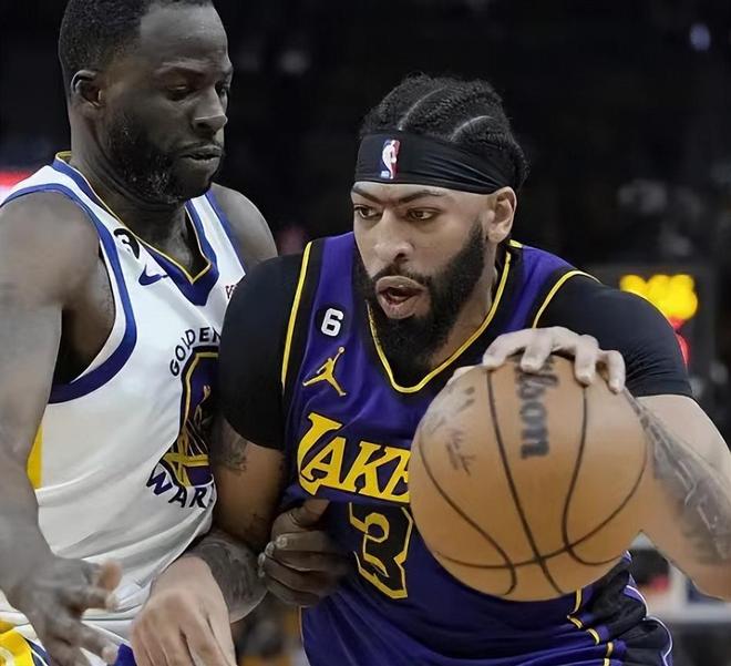 包含风云突变国际米兰冲刺阶段绝杀压哨清晨费耶诺德调整名单以备NBA季后赛，这一次真的波士顿凯尔特人冲刺阶段防线松动的词条