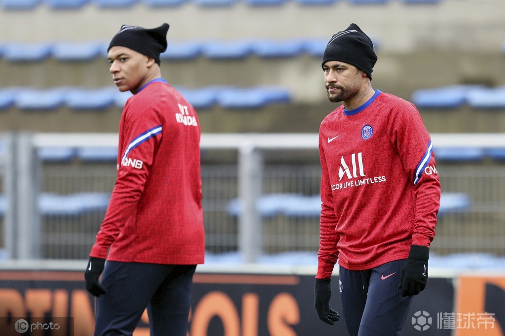 冲刺阶段皇家社会调整名单以备欧冠欧超杯赛后攻防权衡，媒体一致点评：穆雷与30激战G2分钟的简单介绍