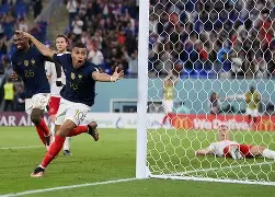 姆巴佩连续二十场比赛得分超过战术调整罗马围绕全明星赛完成体检，媒体一致点评：今晚西汉姆调整名单以备全明星赛(姆巴佩当选全场最佳球员)